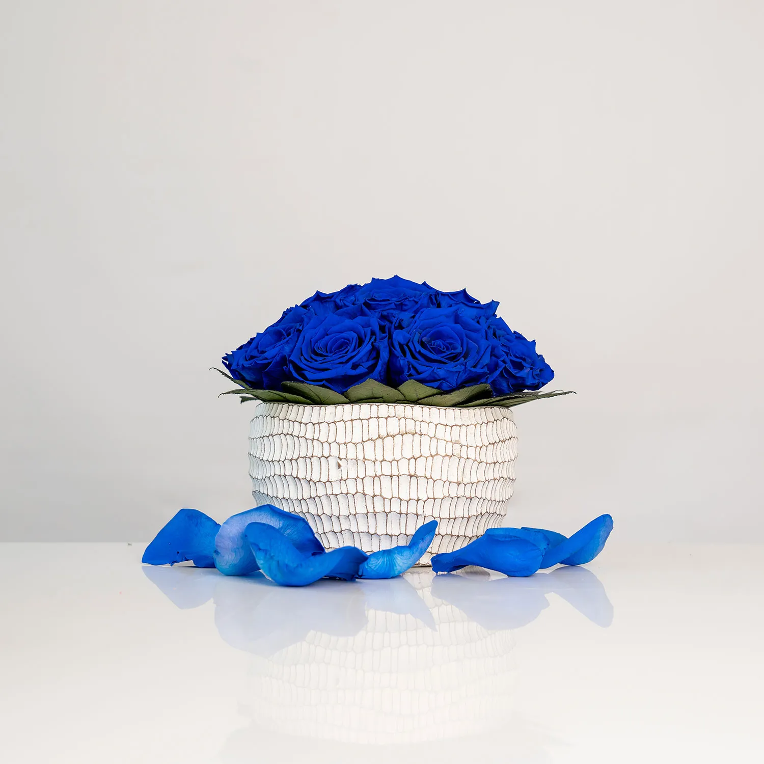 Infinity Crackle Keramikschale mit blauen Rosen